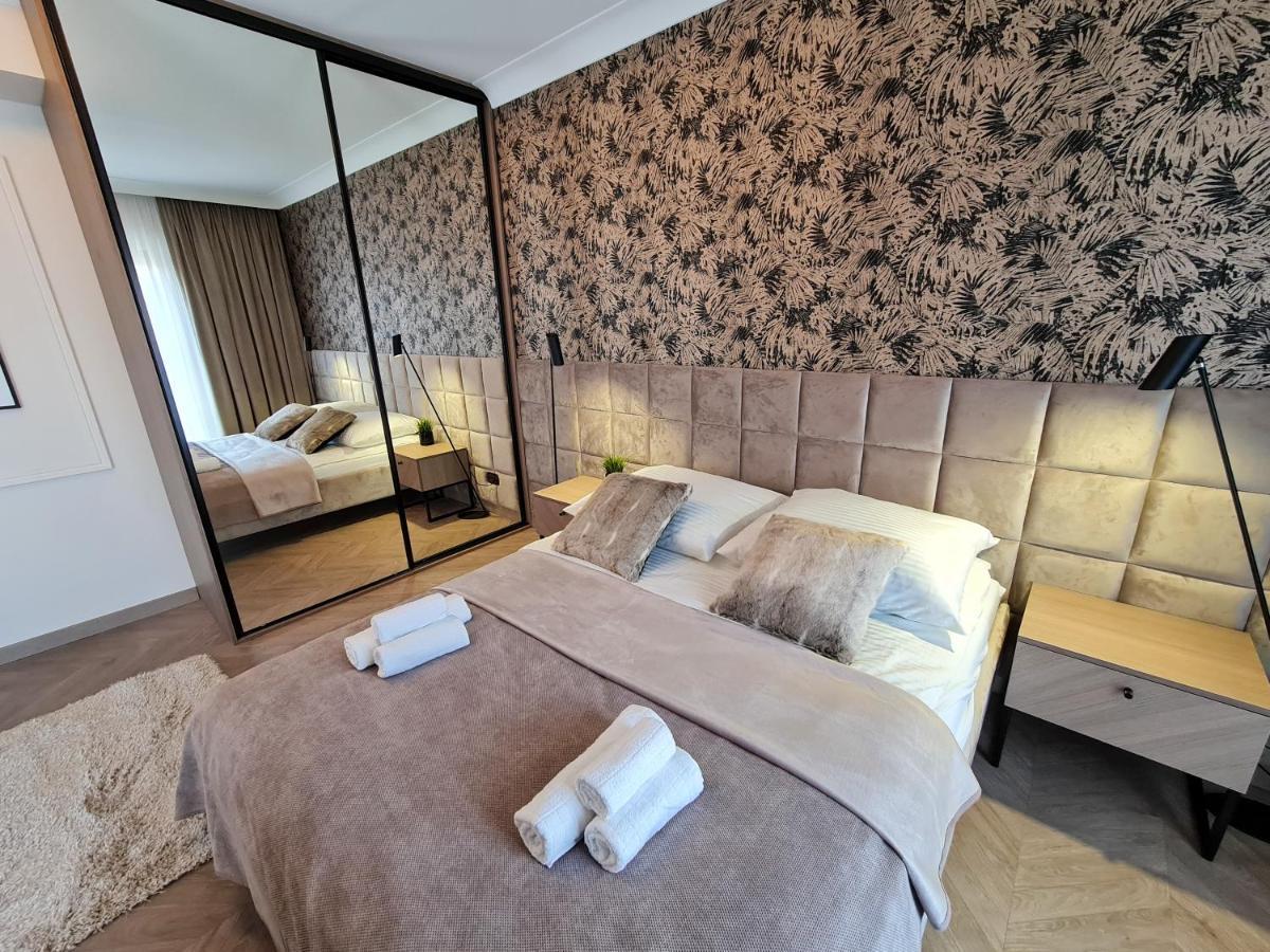 Apartamenty Hallera 4 Jarocin Exteriör bild