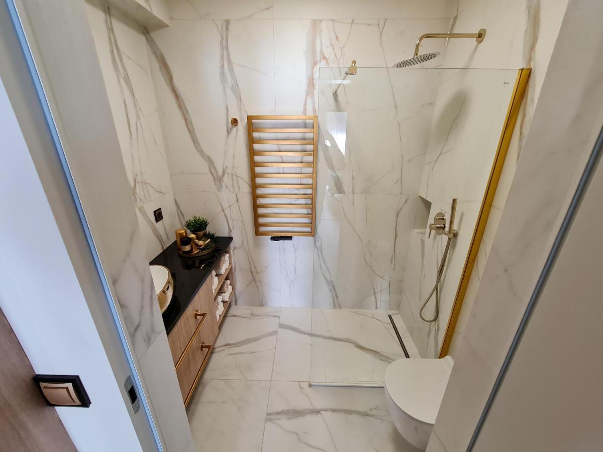 Apartamenty Hallera 4 Jarocin Exteriör bild