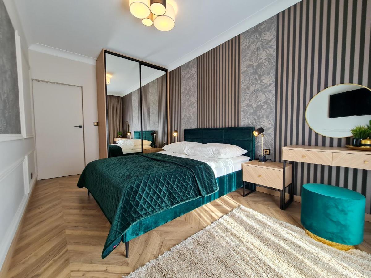 Apartamenty Hallera 4 Jarocin Exteriör bild