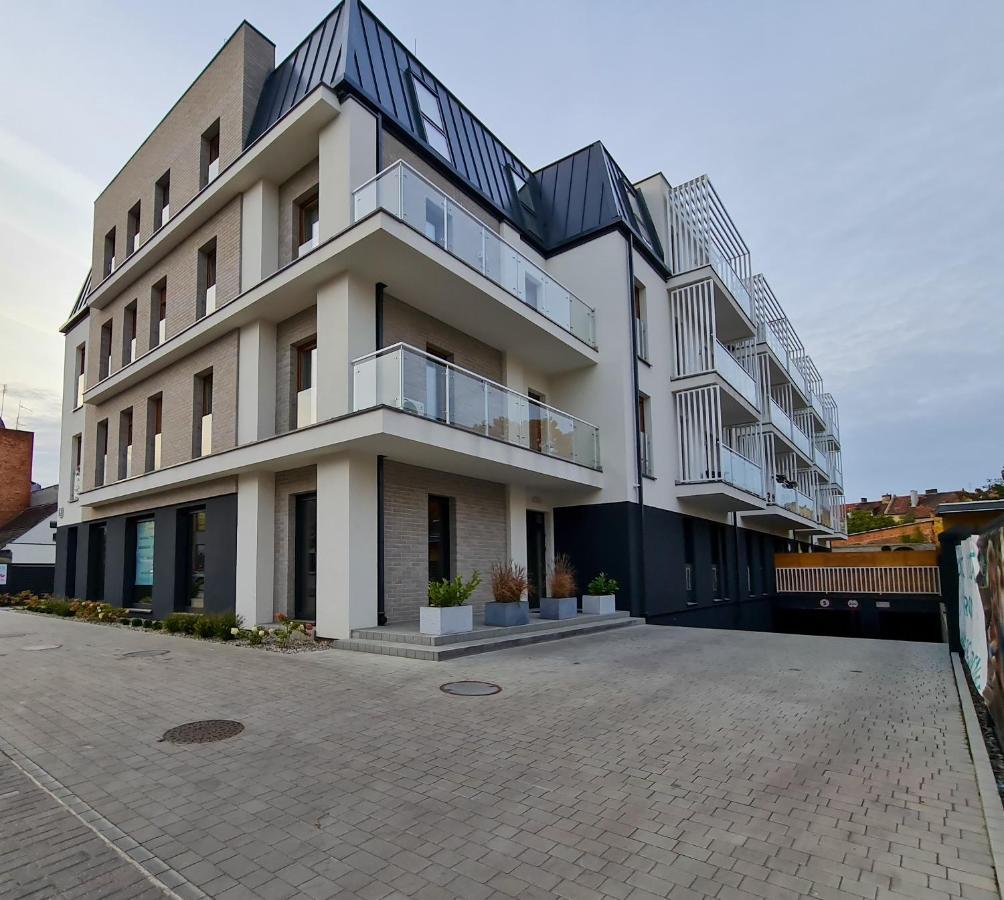 Apartamenty Hallera 4 Jarocin Exteriör bild